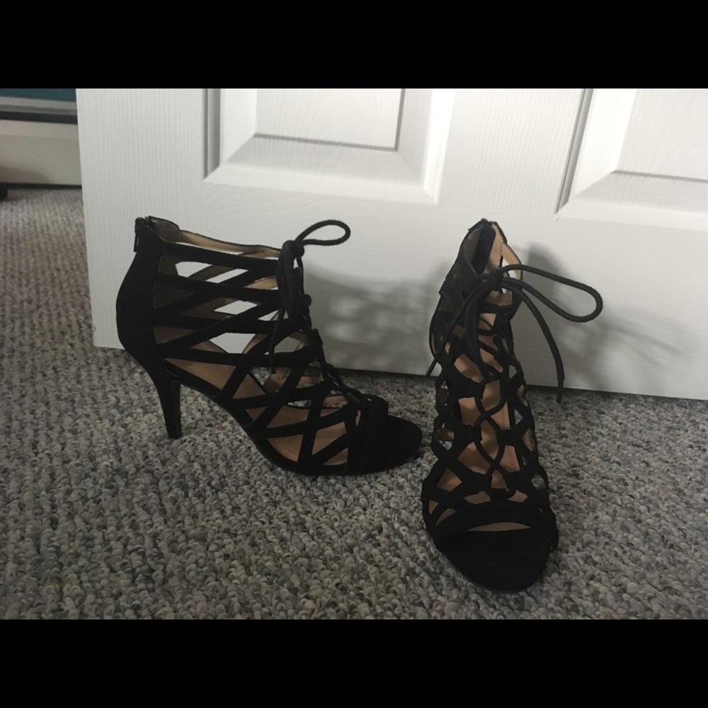 Report Heels - Picture 2 of 6